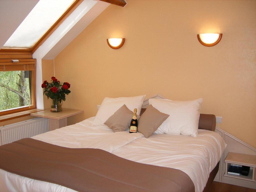 Hotel Les 5 Ourthes Houffalize Exterior foto